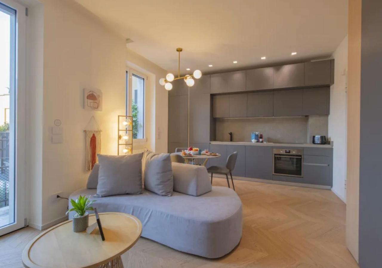 Sweett- Luxury Torino Apartment Milan Bagian luar foto