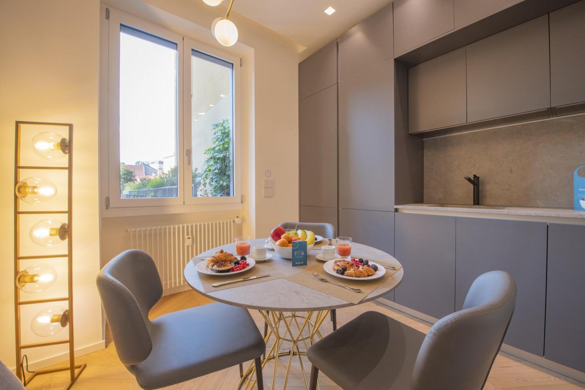 Sweett- Luxury Torino Apartment Milan Bagian luar foto